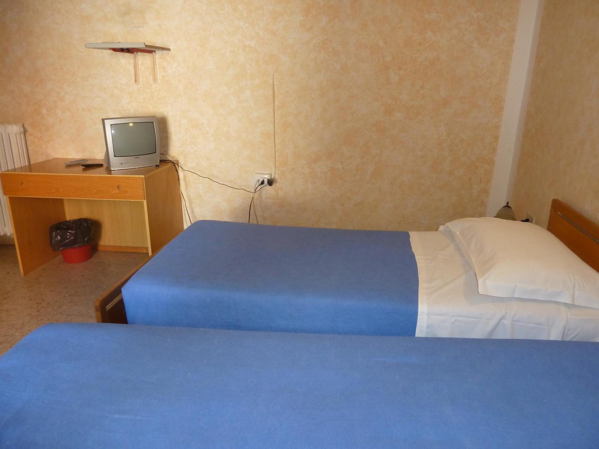 Hotel Bolognese Фолиньо Экстерьер фото