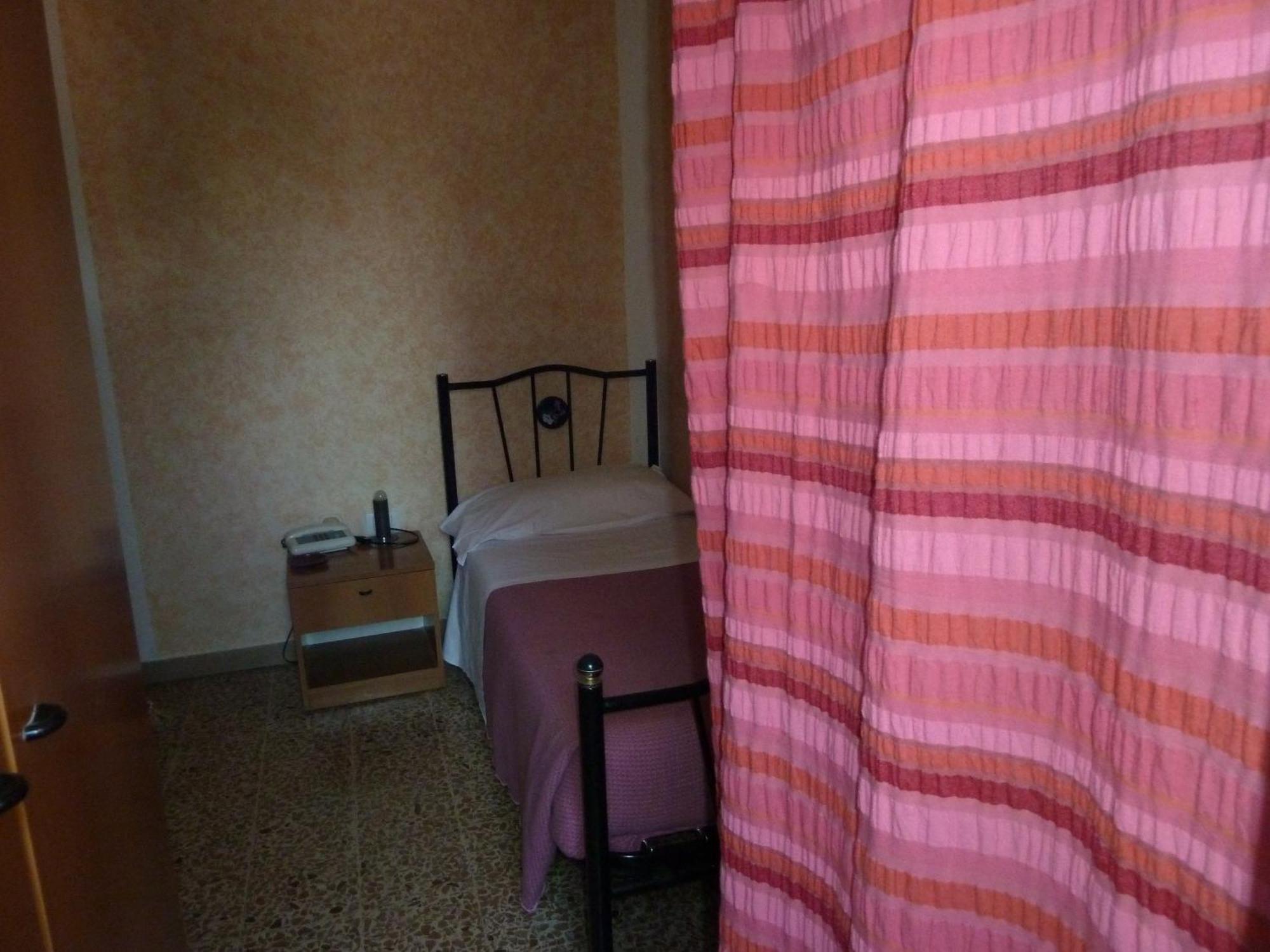 Hotel Bolognese Фолиньо Экстерьер фото